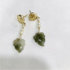 14k Gold Jade Pearl Dangle Leaf Earring